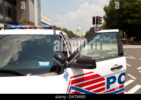 Polizei Auto blockiert Straße nahe dem US Capitol - Washington, DC USA Stockfoto