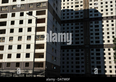 Hochhäuser an Sandiefield Road, Gorbals, Glasgow, für den Abriss vorbereitet. Stockfoto