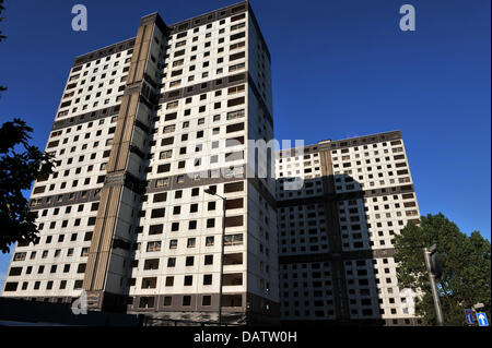 Hochhäuser an Sandiefield Road, Gorbals, Glasgow, für den Abriss vorbereitet. Stockfoto