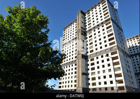 Hochhäuser an Sandiefield Road, Gorbals, Glasgow, für den Abriss vorbereitet. Stockfoto