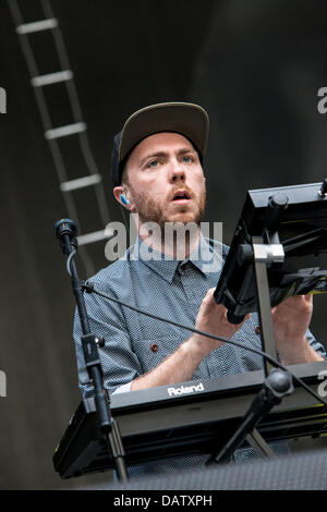 Mailand Italien. 18. Juli 2013. Die schottische Elektropop-Band CHVRCHES spielt live im Stadio San Siro Eröffnungsshow von Depeche Mode Kredit: Rodolfo weitertransferiert/Alamy Live News Stockfoto