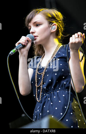 Mailand Italien. 18. Juli 2013. Die schottische Elektropop-Band CHVRCHES spielt live im Stadio San Siro Eröffnungsshow von Depeche Mode Kredit: Rodolfo weitertransferiert/Alamy Live News Stockfoto