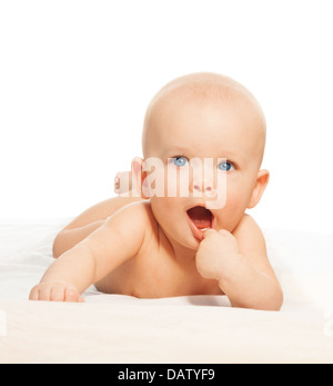 Kleine niedliche glückliches Baby junge mit schmollend Lippen und Finger in der Maus Stockfoto