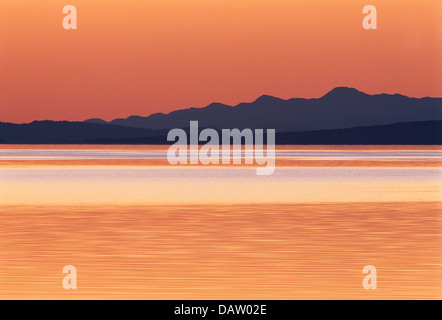 Abend-Farben auf Lake Kariba in Matusadona Nationalpark, Simbabwe Stockfoto