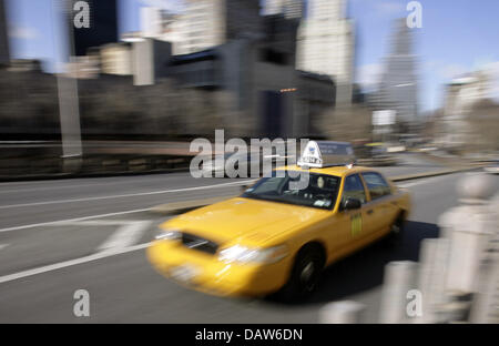 Ein sog. Yellow Cab Taxi in den Straßen von New York, NY, USA, 29. Januar 2007 abgebildet. 12.000 Taxis sind für die Straßen von New York registriert. Foto: Andreas Gebert Stockfoto