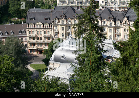 Panoramablick auf Cisarske Lazne (Marienbad ich), Karlovy Vary von oben, Tschechische Republik Stockfoto