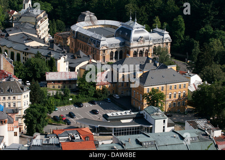 Panoramablick auf Cisarske Lazne (Marienbad ich), Karlovy Vary von oben, Tschechische Republik Stockfoto