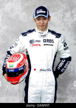 Japanische Formel-1-Testfahrer Kazuki Nakajima Williams F1 posiert für die Fotografen während der offiziellen Foto-Session zu den Australian Grand Prix auf der Rennstrecke Albert Park in Melbourne, Australien, Donnerstag, 15. März 2007. Der erste Grand Prix der Formel1 Saison 2007 stattfinden am Sonntag 18. März in Melbourne. Foto: BERND THISSEN Stockfoto