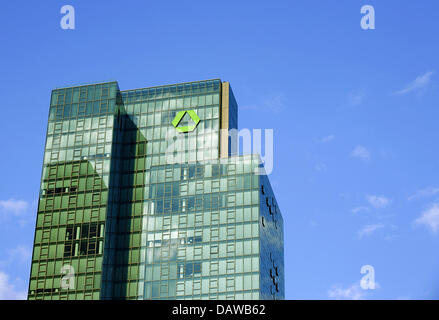 Das Foto zeigt den Gallileo-Turm der Dresdner Bank AG in Frankfurt Main, Deutschland, Donnerstag, 8. März 2007. Foto: Wolfram Steinberg Stockfoto