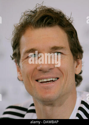 Jens Lehmann, der Torwart der deutschen Fußball-Nationalmannschaft, ist bei einer Pressekonferenz in Frankfurt Main, Deutschland, Mittwoch, 21. März 2007 abgebildet. Derzeit bereitet sich die deutsche Auswahl in Frankfurt für das EM-Qualifikationsspiel gegen die Tschechische Mannschaft auf Freitag, 24. März 2006 in Prag. Foto: Arne Dedert Stockfoto