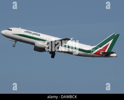 EI-DTB Alitalia Airbus A320-216 - Cn 3815 Stockfoto