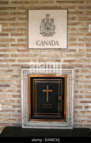 Das Foto zeigt das Register der Moro River Canadian War Cemetery in Ortona, Italien, Samstag, 24. März 2007. Die Schlacht von Ortona auf der deutschen "Gustav" Verteidigungslinie im Oktober 1943 war eine der wichtigsten Schlachten die kanadische Armee im zweiten Weltkrieg kämpfte. Foto: Lars Halbauer Stockfoto