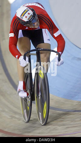 Deutsche Radsport pro Maximilian Levy in der Herren Sprint 1/8 Finale der Track Cycling World Championships in Palma De Mallorca, Spanien, Samstag, 31. März 2007. Foto: Johannes Eisele Stockfoto