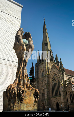 Großbritannien, England, Birmingham, Stierkampfarena, Baum des Lebens Friedensdenkmal, Civillians getötet in Kriegszeiten Konflikt Stockfoto