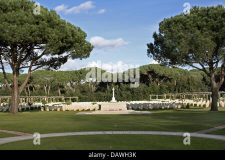 Das Bild zeigt den Strand Kopf War Cemetery in Anzio Italien, 25. März 2007. Foto: Lars Halbauer Stockfoto