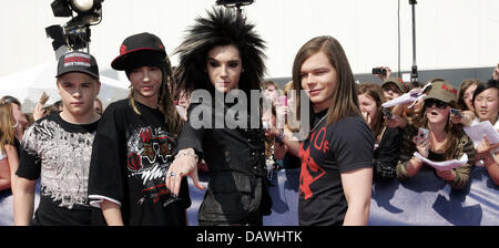 Deutsche Band Tokio Hotel stellt sich vor die Bravo Supershow im ISS Dome in Düsseldorf, 28. April 2007. Jugendlich Zeitschrift Bravo inszeniert den goldenen Bravo Otto Award. Foto: Jörg Carstensen Stockfoto