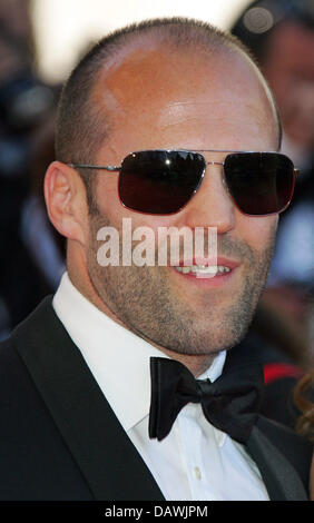 Britischer Schauspieler Jason Statham kommt ein Gala-Screening des französischen Regisseurs Honores im Wettbewerbsfilm "Les Chansons d 'Amour" bei der 60. 'Cannes Film Festival"in Cannes, Frankreich, 18. Mai 2007. Foto: Hubert Boesl Stockfoto