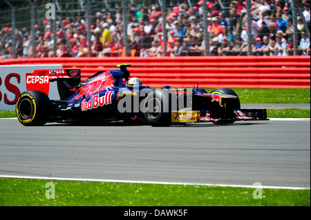 Jean-Eric Vergne, Toro Rosso, nähert sich Dorf Ecke während der 2012 British Grand Prix in Silverstone Stockfoto