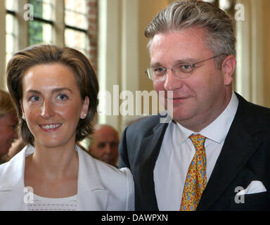 Prinz Laurent von Belgien und Prinzessin Claire sind bei der Eröffnung des 12. internationalen Kongresses für Zwillingsstudien, Gent, Belgien, 8. Juni 2007 abgebildet. Der Prinz und die Prinzessin haben Zwillinge selbst. Foto: Albert Nieboer Niederlande Stockfoto