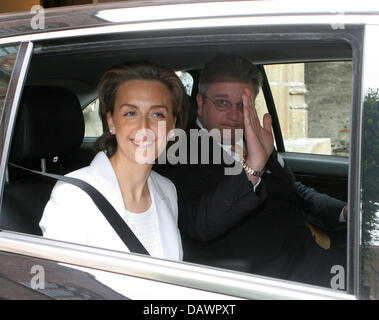 Prinz Laurent von Belgien und Prinzessin Claire kommen für die Eröffnung des 12. internationalen Kongresses auf Zwillingsstudien, Gent, Belgien, 8. Juni 2007. Der Prinz und die Prinzessin haben Zwillinge selbst. Foto: Albert Nieboer Niederlande Stockfoto