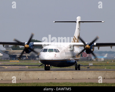 G-ZEBS blaue Inseln ATR 42-320-Cn 066 2 Stockfoto