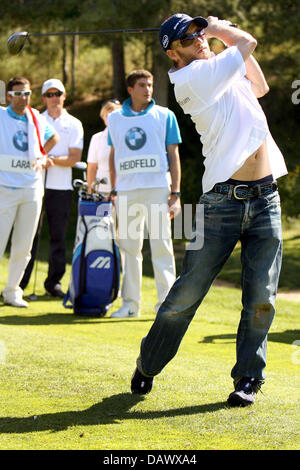 Deutsche Formel1 pilot Nick Heidfeld BMW Sauber Team ist auf einem Golfplatz in der Nähe von Valencia, Spanien, Mittwoch, 9. Mai 2007 abgebildet. Heidfeld beteiligt sich an der BMW-Sport-Challenge mit Golfen und Segeln. Beim spanischen Grand Prix findet in der Nähe von Barcelona vom 12. bis 13. Mai. Foto: Jens Büttner Stockfoto