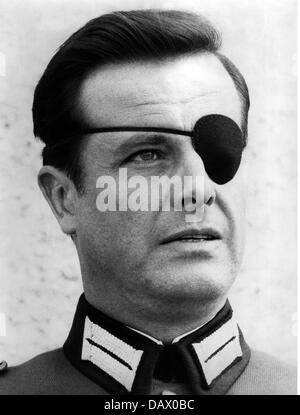 Film, 'Operation Walkuere", DEU 1971, Director: Peter Wirth, Foto Aufruf mit: Joachim Hansen (Claus Schenk Graf von Stauffenberg), Drittanbietern - Permissions-Neccessary Stockfoto