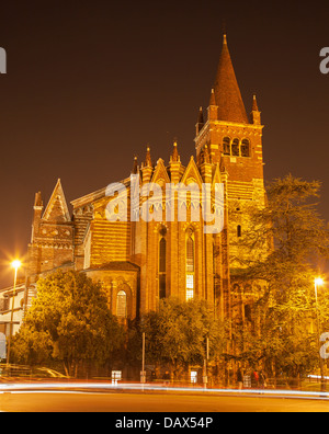 Verona - Kirche San Fermo Maggiore in der Nacht Stockfoto