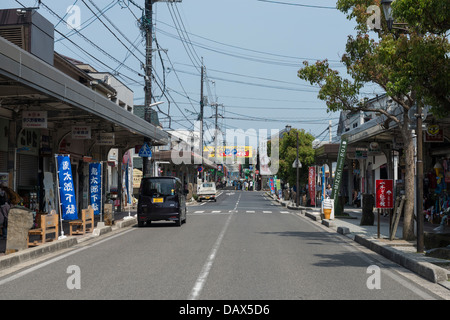 Souvenir- und Geschenkläden Kitaro unterwegs in Sakaiminato, Japan Stockfoto