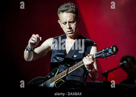 Mailand Italien. 18. Juli 2013. Der bekannte englische rock-Band DEPECHE MODE live im Stadio San Siro während "The Delta Machine Tour 2013" Credit führt: Rodolfo weitertransferiert/Alamy Live News Stockfoto