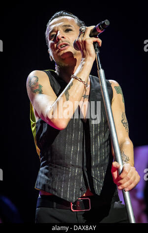 Mailand Italien. 18. Juli 2013. Der bekannte englische rock-Band DEPECHE MODE live im Stadio San Siro während "The Delta Machine Tour 2013" Credit führt: Rodolfo weitertransferiert/Alamy Live News Stockfoto