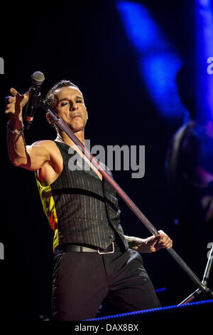 Mailand Italien. 18. Juli 2013. Der bekannte englische rock-Band DEPECHE MODE live im Stadio San Siro während "The Delta Machine Tour 2013" Credit führt: Rodolfo weitertransferiert/Alamy Live News Stockfoto