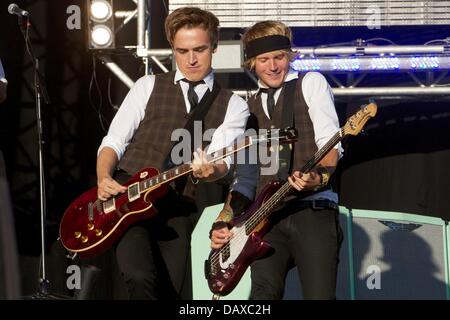 London, UK. 19. Juli 2013. London, UK: McFly Schlagzeile der Go Local Konzert in der Londoner Queen Elizabeth Olympic Park - 19. Juli 2013 Credit: Nathan Hulse/Alamy Live News Stockfoto