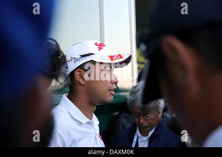 Gullane, East Lothian, Schottland. 19., 2013. Hideki Matsuyama (JPN) Golf: Hideki Matsuyama in Japan wird in der zweiten Runde der 142. British Open Championship in Muirfield in Gullane, East Lothian, Schottland interviewt. Bildnachweis: Koji Aoki/AFLO SPORT/Alamy Live-Nachrichten Stockfoto