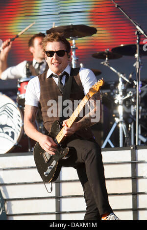 London, UK, 19. Juli 2013, Mcfly spielte live auf der Bühne gehen lokalen Show, ein Jahr auf Kredit: Keith Larby/Alamy Live News Stockfoto