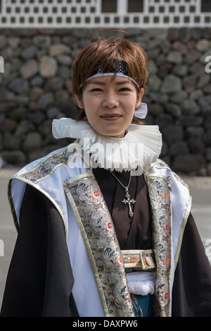 Mädchen in Samurai-Kostümen auf der Burg Shimabara, Japan Stockfoto