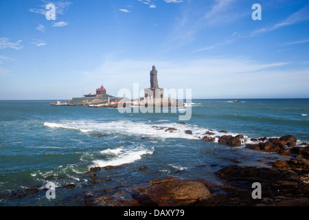 Heiligen Thiruvalluvar Statue auf der kleinen Insel, Laccadive Meer, Kanyakumari, Tamil Nadu, Indien Stockfoto