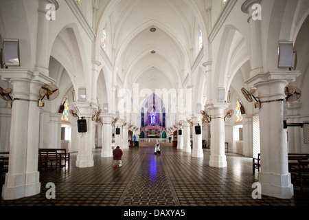 Interieur der Kirche, Kirche Our Lady of Lösegeld, Kanyakumari, Tamil Nadu, Indien Stockfoto