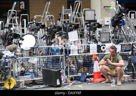 London, UK. Samstag, 20. Juli 2013. Die Presse-Stift gegenüber der Lindo Flügel von Str. Marys Krankenhaus, wo Kate Middleton, Herzogin von Cambridge ist gebären. Jede globale Medien-Organisation hat einen kleinen Raum zu schießen ihre Berichterstattung aus, mit einigen Medien, in Position für bis zu zwei Wochen vor der erwartungsvollen Geburt des königlichen Babys markiert. Bildnachweis: Michael Kemp/Alamy Live-Nachrichten Stockfoto