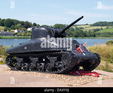 Sherman Tank Denkmal für die amerikanische Militärangehörige, die ihr Leben während der Übung Tiger 1944, Slapton Sands, Devon, UK Stockfoto