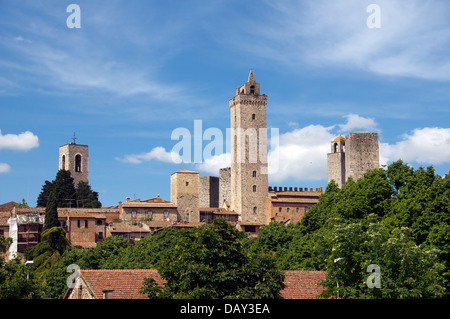 Türme der mittelalterlichen Hügel Stadt San Gimignano Toskana Italien Stockfoto