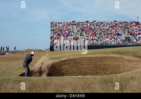 TIGER WOODS USA OPEN CHAMPIONSHIP 2013, MUIRFIELD, Schottland MUIRFIELD, EAST LOTHIAN, Schottland 20. Juli 2013 DIE19610 spielt seine BUNKERSCHLAG auf PAR 3 4. Loch MUIRFIELD 2013 Stockfoto