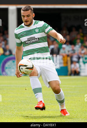 Brentford, London, UK. 20. Juli 2013. Tony Watt während der Vorsaison Freundschaftsspiel zwischen FC Brentford und schottischen Premier League Champions Celtic von Griffin Park. Bildnachweis: Aktion Plus Sport/Alamy Live-Nachrichten Stockfoto