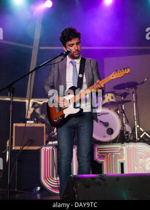 Porto, Portugal, 20. Juli, Meo Stuten Vivas - Musikfestival, Palco Santa Casa, portugiesische Duo Ultraleve. Bildnachweis: Daniel Amado/Alamy Live-Nachrichten Stockfoto