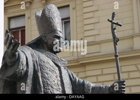 Statue von Papst Johannes Paul II auf Renwig Straße, Wien Stockfoto