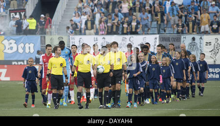 Chester, Pennsylvania, USA. 20. Juli 2013. 20. Juli 2013 - Chester, Pennsylvania, USA - The Philadelphia Union und Portland Timbers gehen auf das Spielfeld auf ein Spiel gespielt bei PPL Park in Chester Pennsylvania. Zeichnen Sie die Teams zu einem 0: 0 gespielt. Bildnachweis: Ricky Fitchett/ZUMAPRESS.com/Alamy Live-Nachrichten Stockfoto