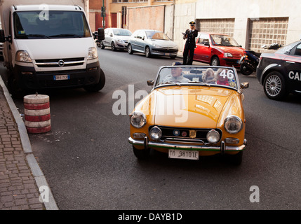 1969 MG Midget K3 angetrieben CAVAGNOLO Gian Luigi PORRATI Anna Grazia vor dem Start des Rennens "Memorial Bordino" Stockfoto
