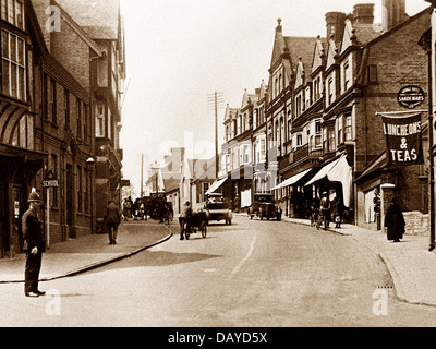 Tring High Street wahrscheinlich der 1920er Jahre Stockfoto