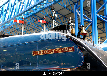 LNER Klasse A4 Pacific 4489 Dominion of Canada auf dem Display in das national Railway Museum York England uk Stockfoto