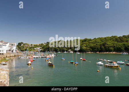 Schuss von viele verschiedene Boote auf dem Fluss in Fowey, Cornwall Stockfoto